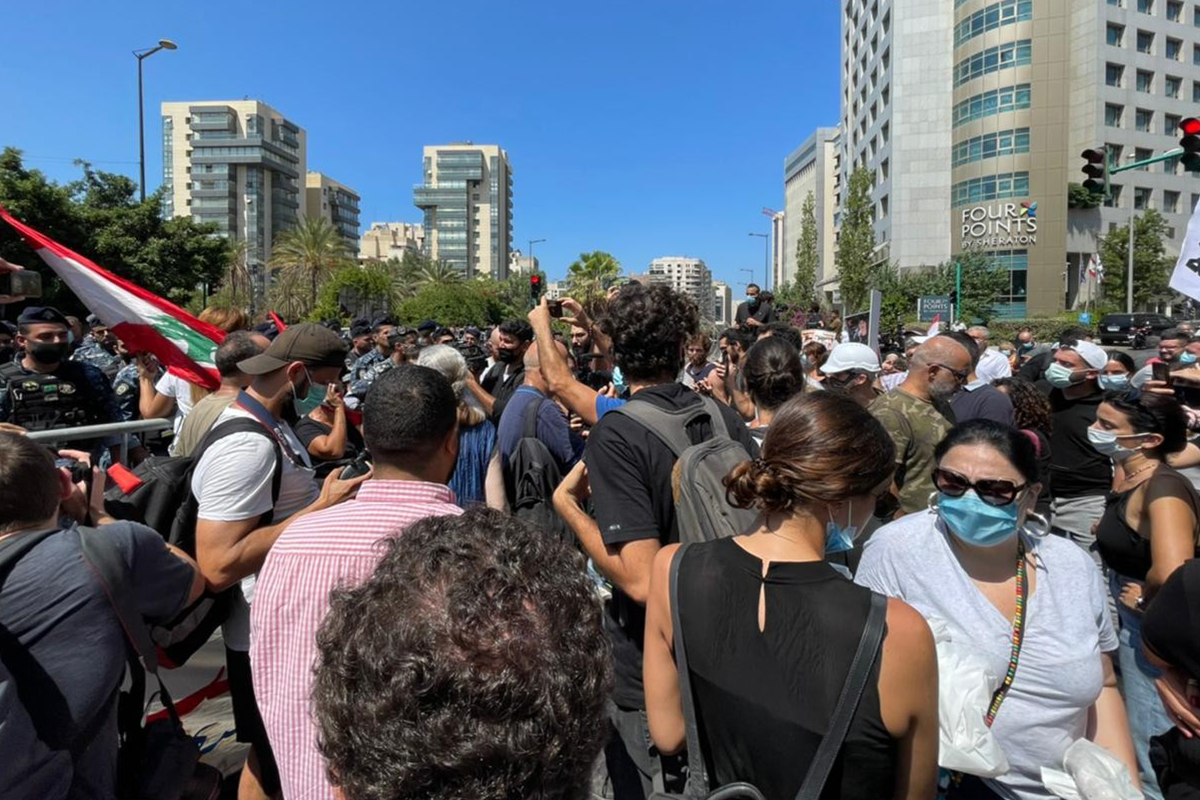 Beyrut’ta, Liman patlaması kurbanlarının aileleri protesto düzenledi