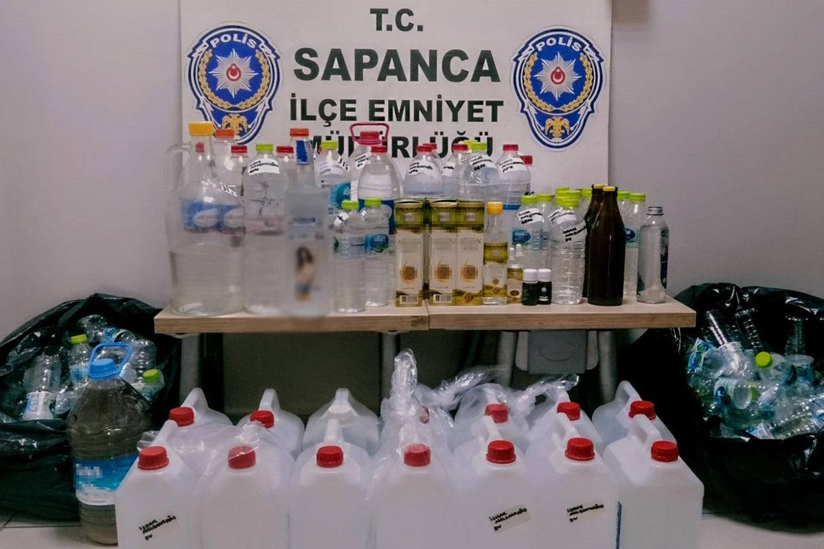 Sakarya’da sahte içki operasyonu: 85 litre etil alkol yakalandı