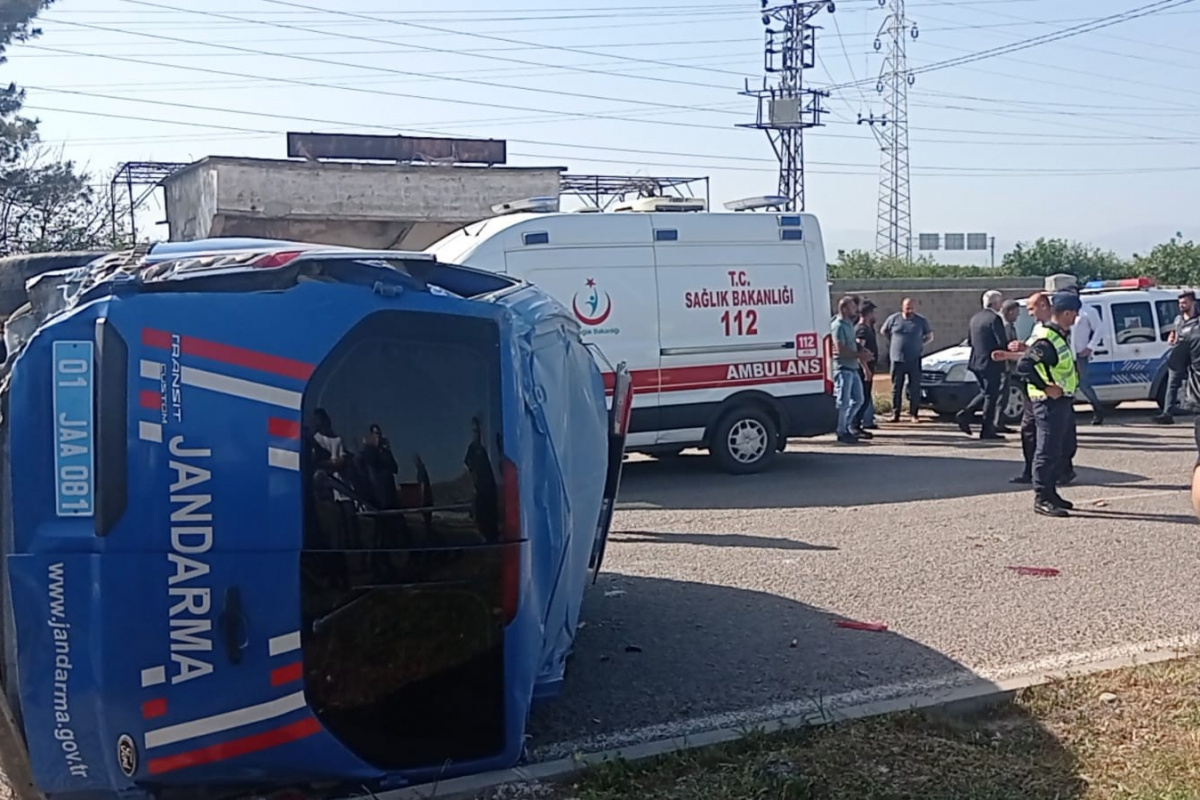 Adana’da askeri araç kaza yaptı:  2 asker şehit 3 asker yaralı